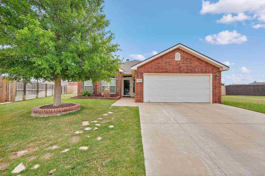 Homes For Sale - 1002 Clemente Court<br/> Midland, TX 79606