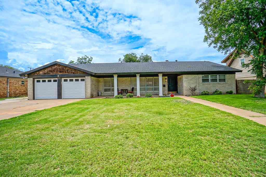 Homes For Sale - 2402 Gulf Ave<br/> Midland, TX 79705