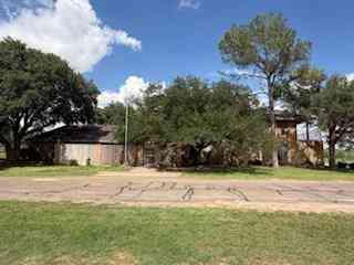 Homes For Sale - 423 Carol Lane<br/> Midland, TX 79705