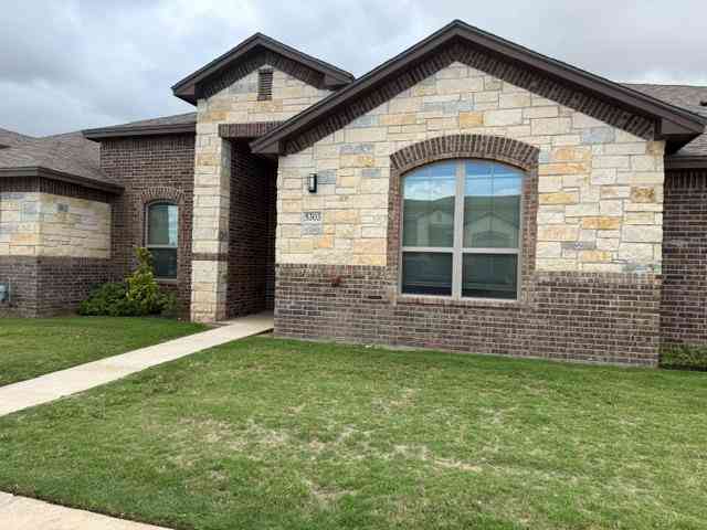 Townhouse For Rent - 5303 Logan<br/> Midland, TX 79703