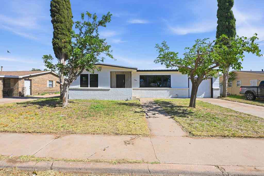 Homes For Sale - 1600 E 13th St<br/> Odessa, TX 79761