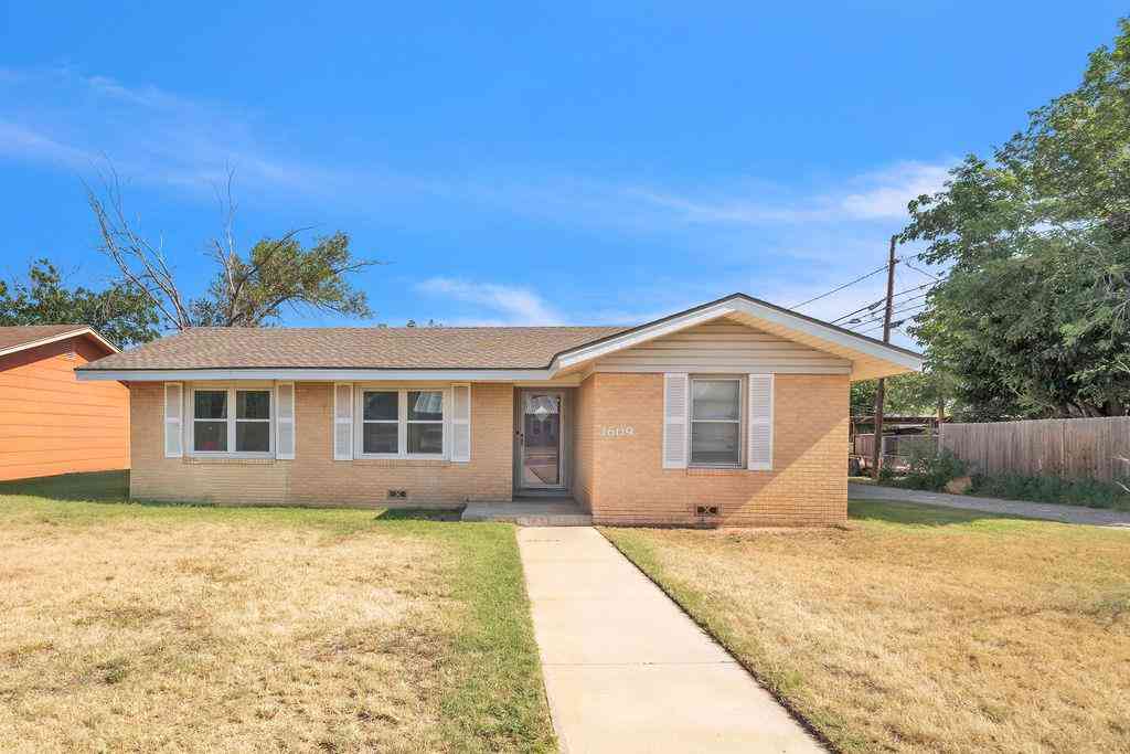 Homes For Sale - 1609 Tucson Rd<br/> Big Spring, TX 79720