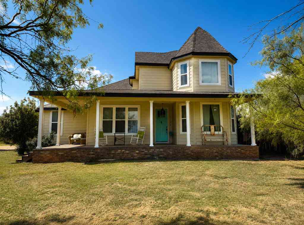 Homes For Sale - 218 Echols St<br/> Coahoma, TX 79720