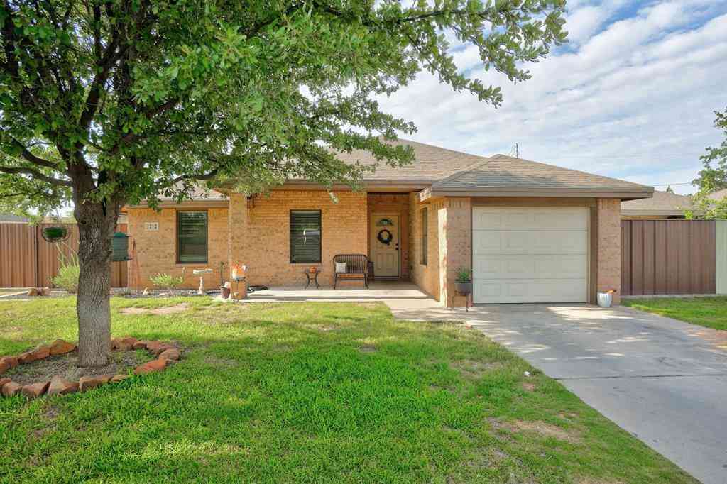 Homes For Sale - 1212 Nobles Ave<br/> Midland, TX 79701