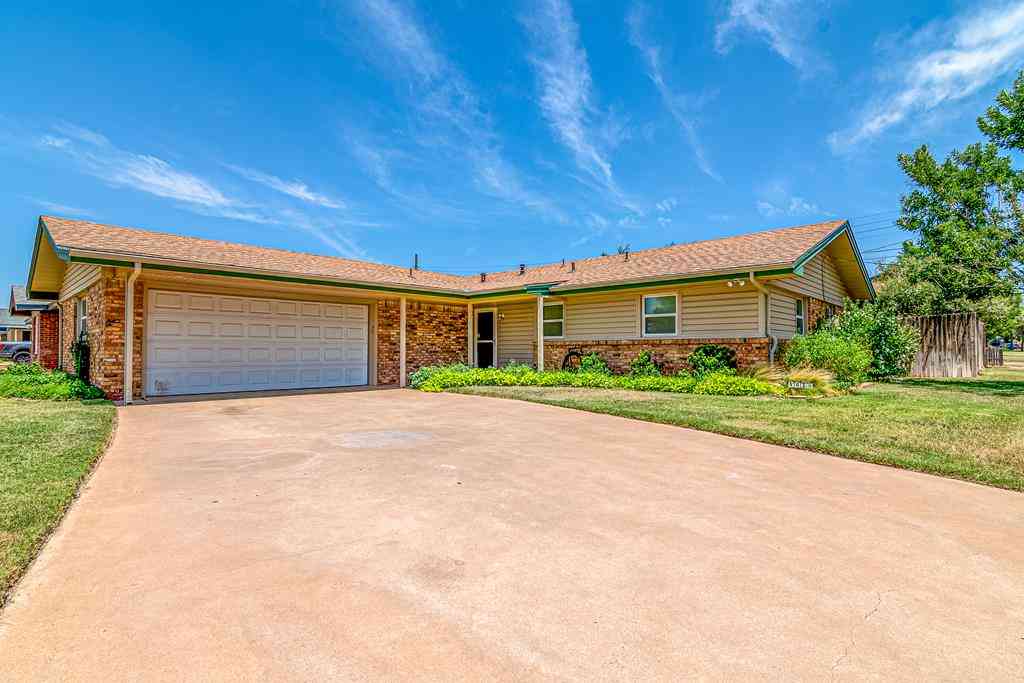 Homes For Sale - 4616 Mercedes Dr<br/> Midland, TX 79703