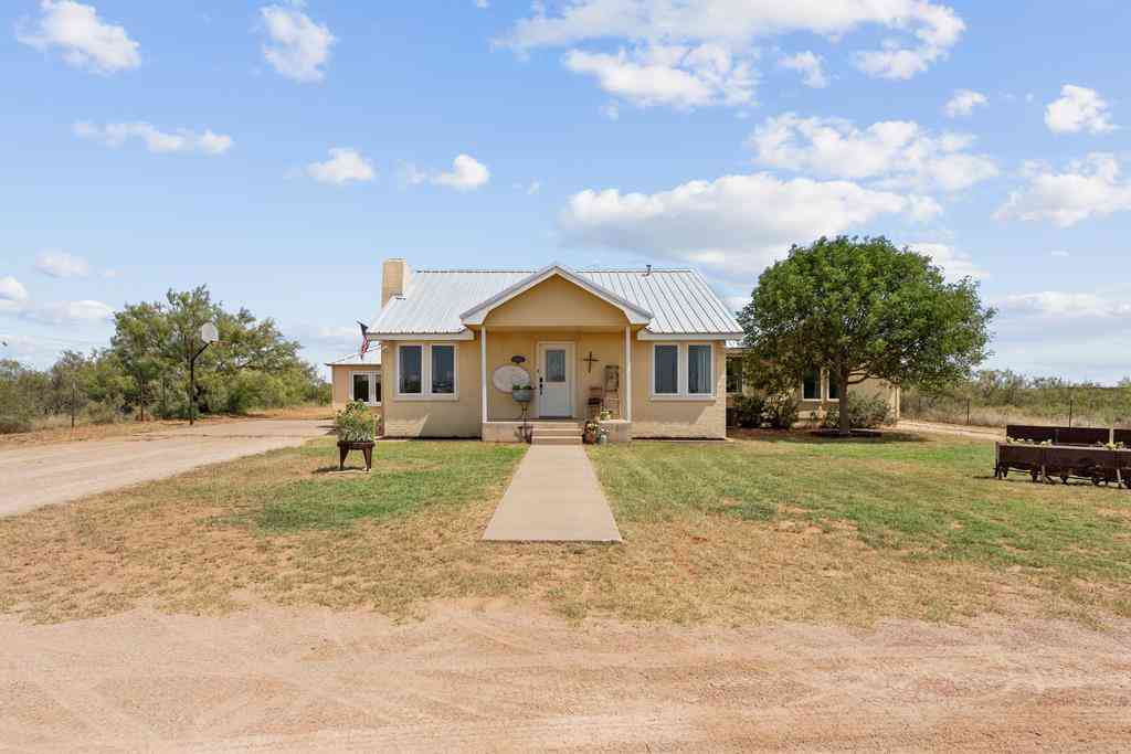 Homes For Sale - 10101 E County Rd 95<br/> Midland, TX 79706