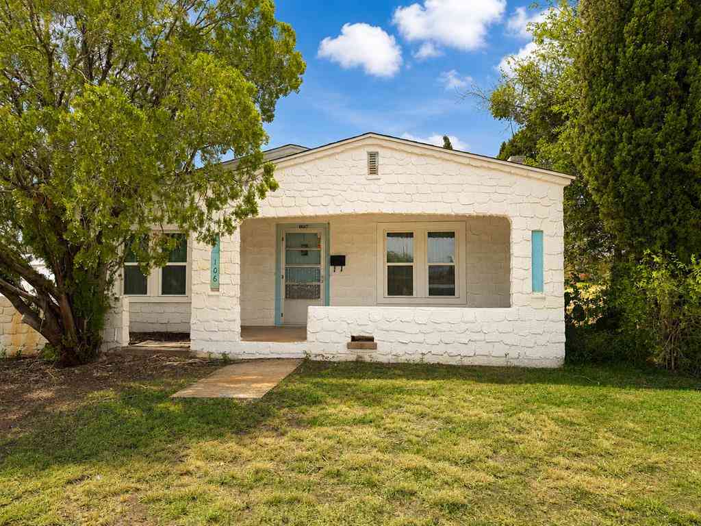 Homes For Sale - 106 E 17th St<br/> Big Spring, TX 79720