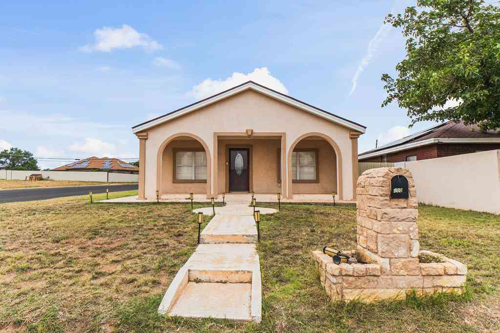 Homes For Sale - 810 SW 1st<br/> Andrews County, Andrews, TX 79714