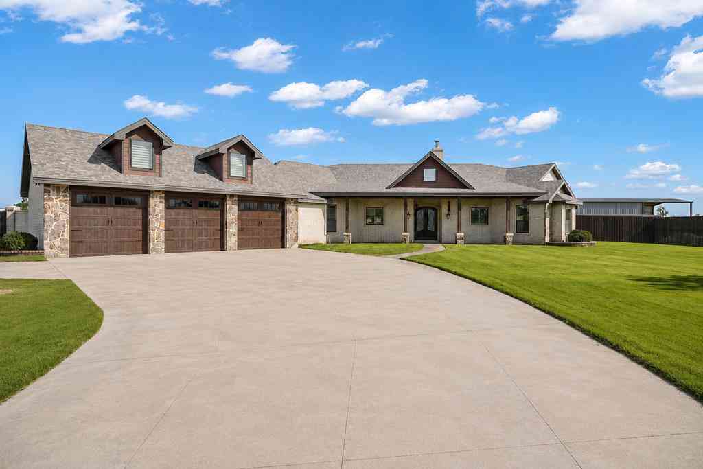 Homes For Sale - 7119 E County Rd 112<br/> Midland, TX 79706