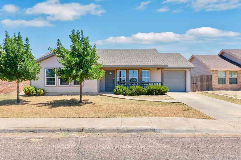 Homes For Sale - 110 Cottonwood<br/> Midland, TX 79705