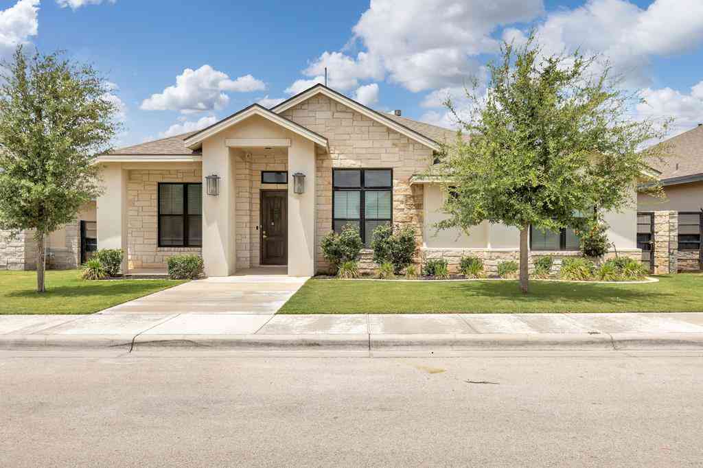 Homes For Sale - 205 Peregrine Hill Circle<br/> Midland, TX 79707