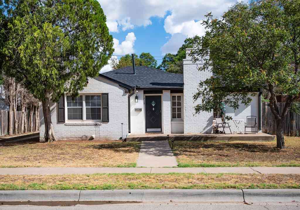 Homes For Sale - 719 W Kansas Ave<br/> Midland County, Midland, TX 79701