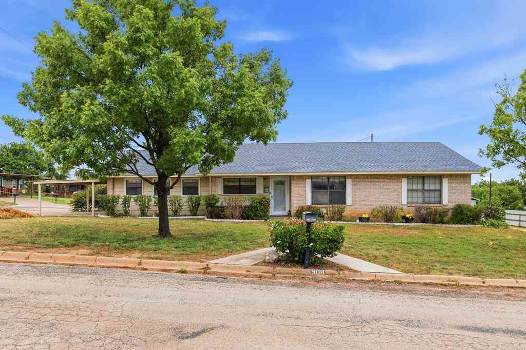 Homes For Sale - 908 W 2nd St<br/> Coleman, TX 76834