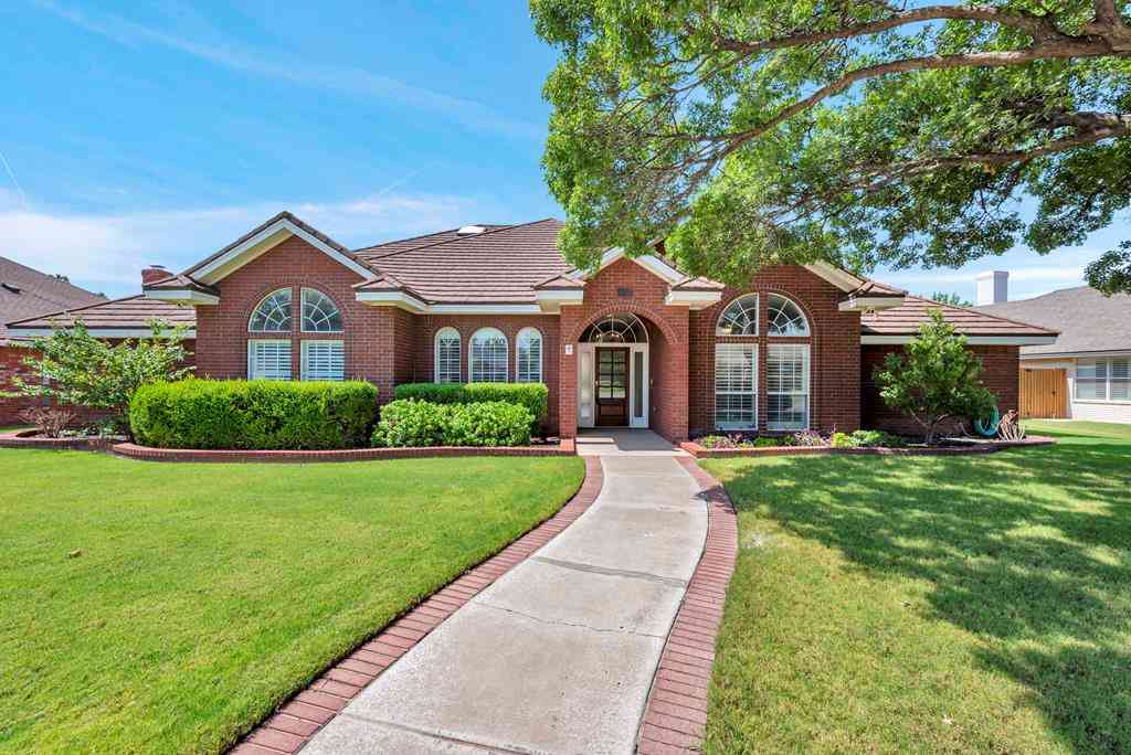 Homes For Sale - 5305 Ridgefield Court<br/> Midland, TX 79707