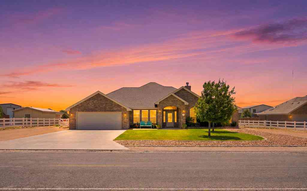 Homes For Sale - 1106 S County Rd 1118<br/> Midland, TX 79706