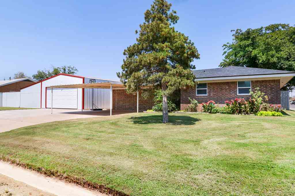 Homes For Sale - 500 N Gray St<br/> Stanton, TX 79782
