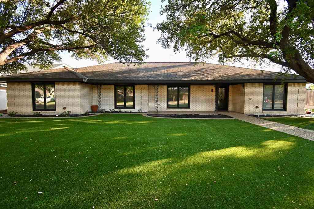 Homes For Rent - 2 Bentley Court<br/> Midland, TX 79705