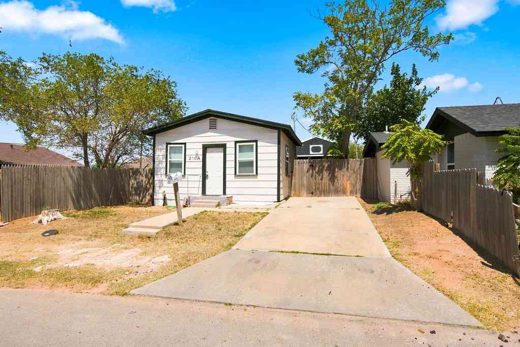 Homes For Rent - 210 Jackson Ave #A<br/> Midland, TX 79701
