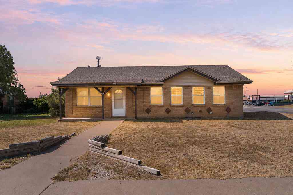 Homes For Sale - 4400 Leddy Dr<br/> Midland, TX 79703