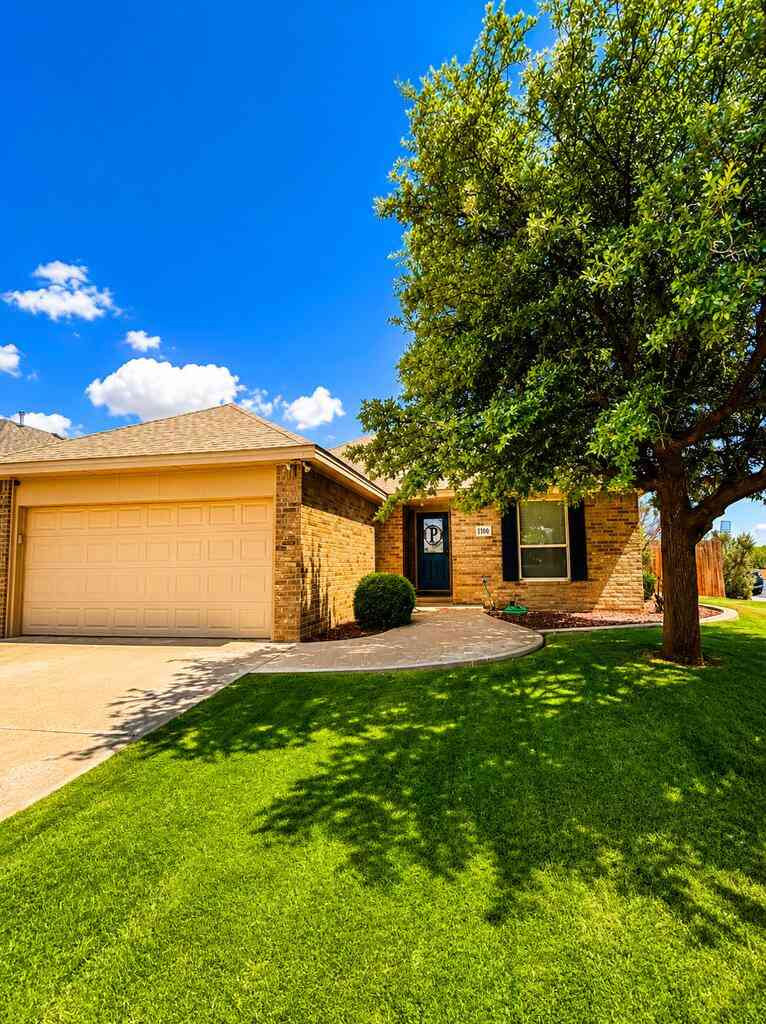 Homes For Sale - 1100 Porterfield Rd<br/> Midland, TX 79360