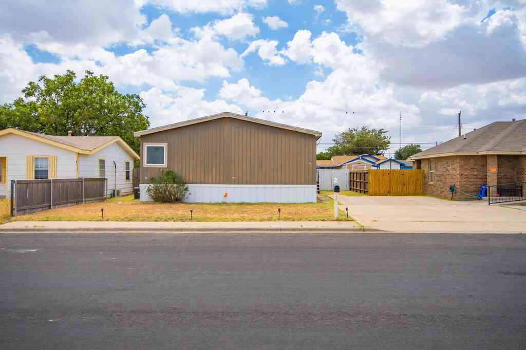 Mobile Home For Rent - 314 Dobbs<br/> Odessa, TX 79761