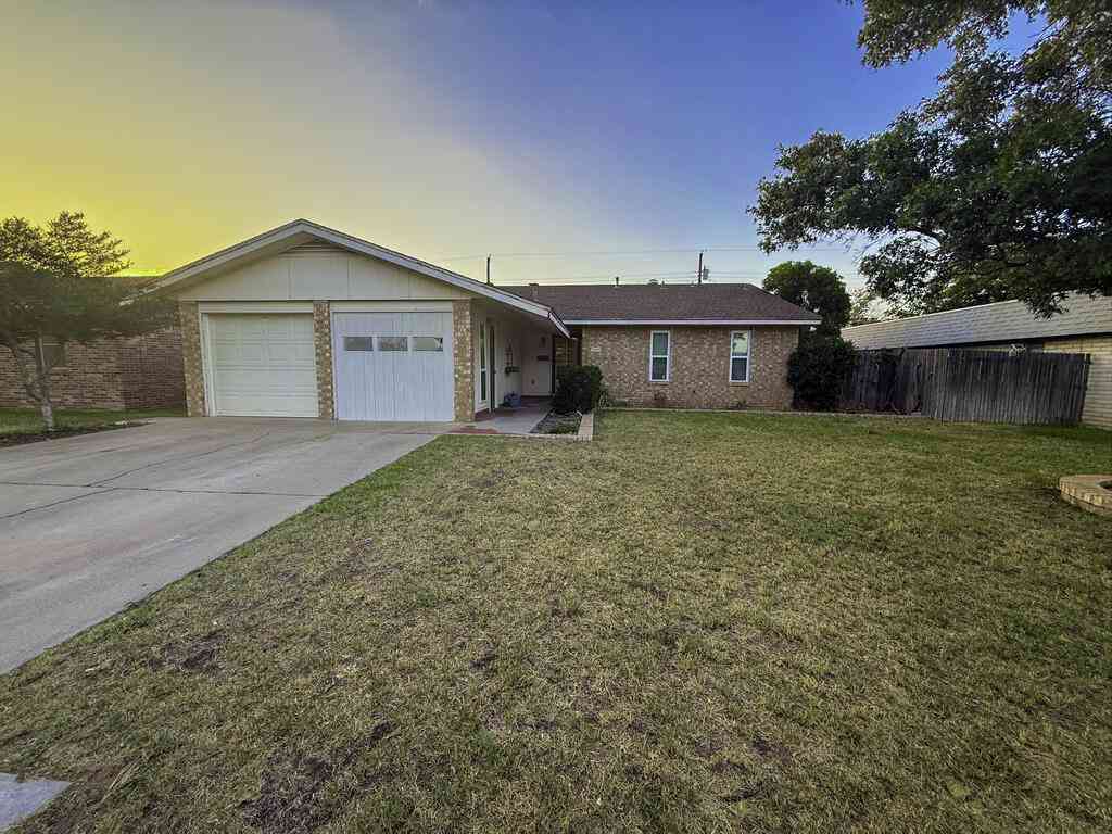 Homes For Rent - 2605 Cambridge St<br/> Odessa, TX 79761