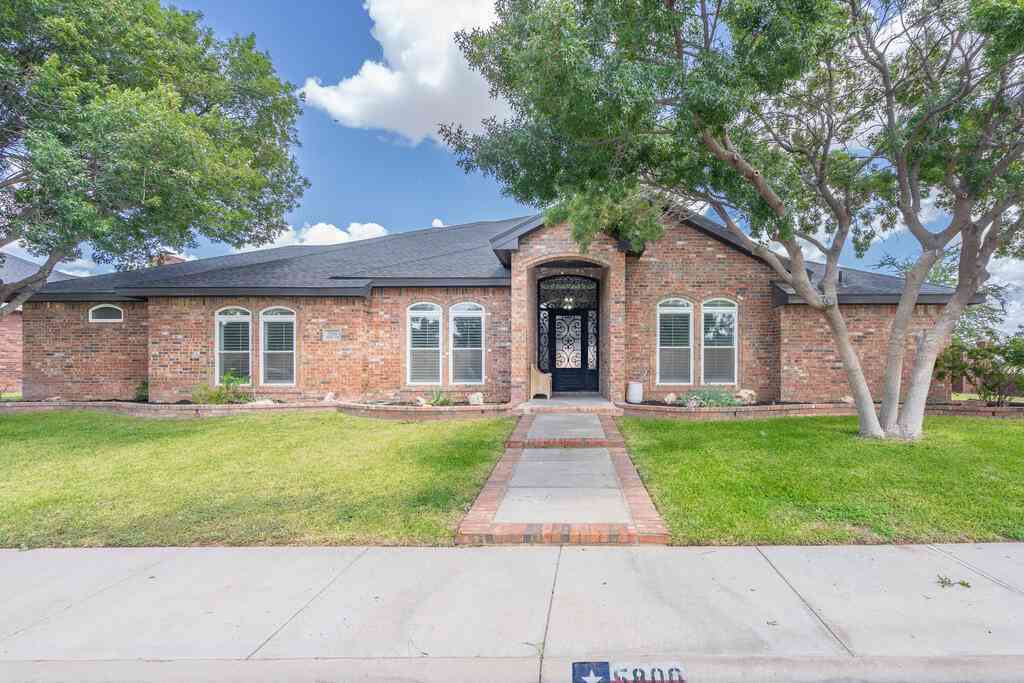Homes For Sale - 5800 Highland Blvd<br/> Midland, TX 79707