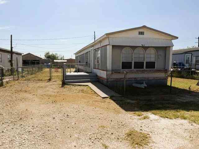 Mobile Home For Rent - 702 N State<br/> Fort Stockton, TX 79735