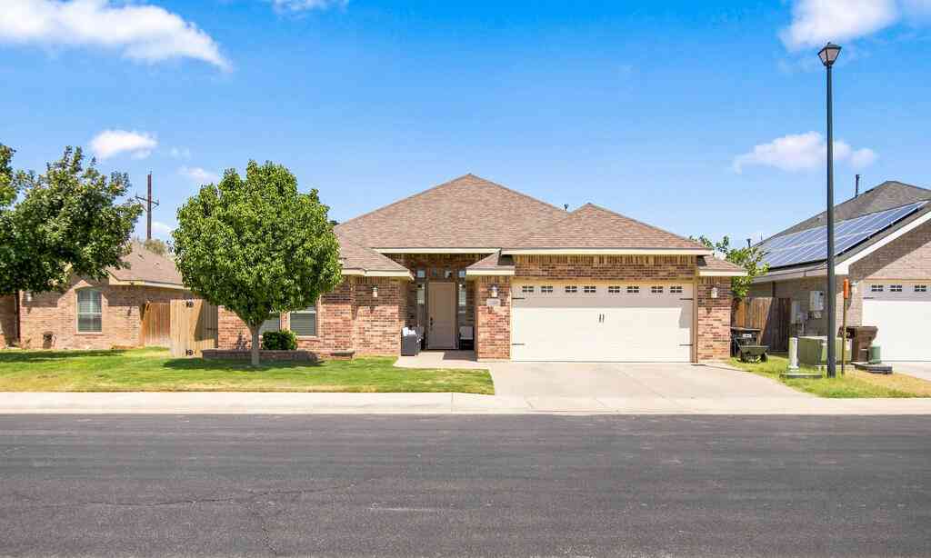 Homes For Sale - 1109 Overshine Lane<br/> Midland, TX 79705