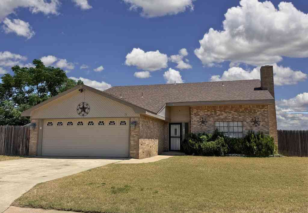 Homes For Sale - 1209 Burchill Dr<br/> Midland, TX 79703