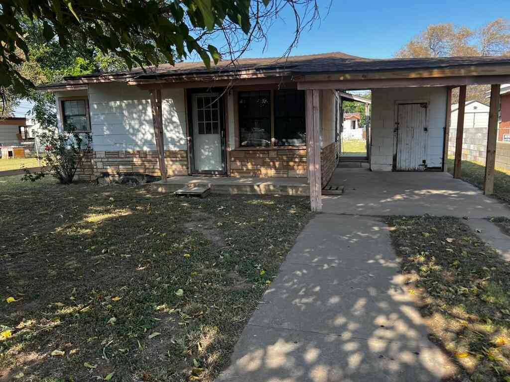 Homes For Sale - 2105 N Tom Green Ave<br/> Midland County, Odessa, TX 79761