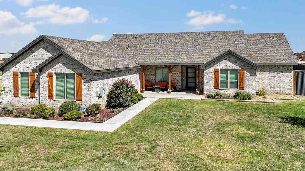 Homes For Sale - 6807 E County Rd 110<br/> Midland, TX 79706