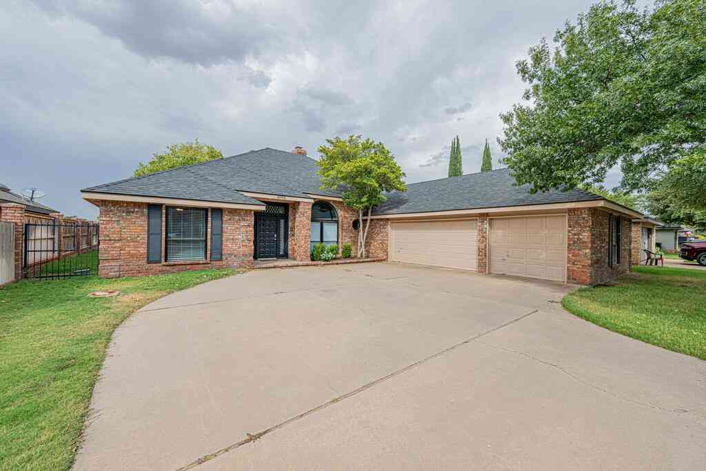 Homes For Sale - 4955 Rustic Trail<br/> Midland, TX 79707
