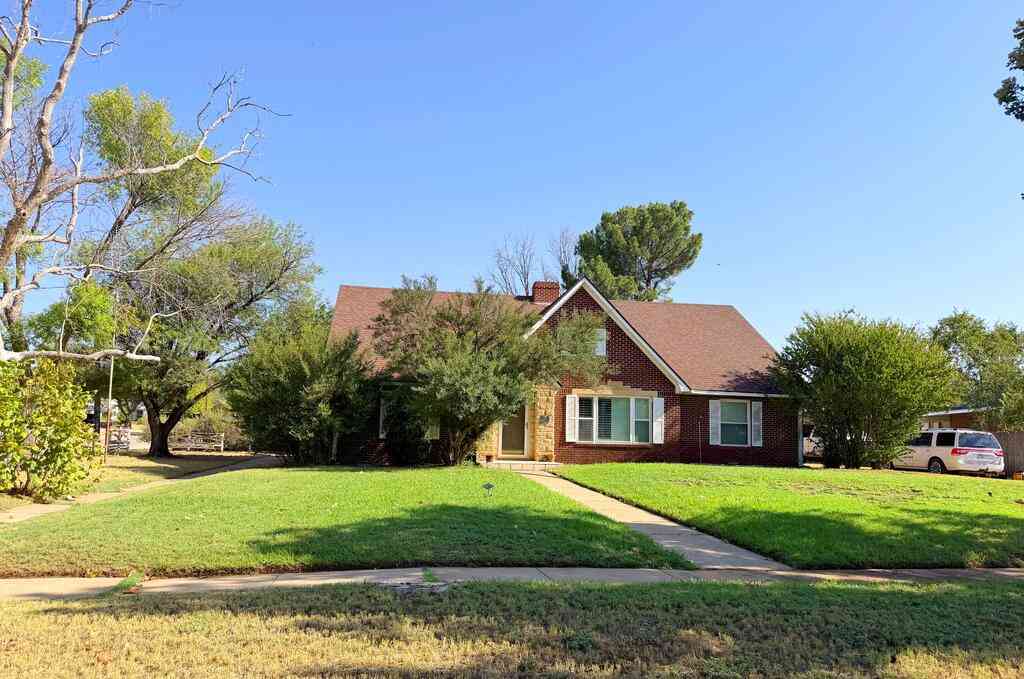 Homes For Sale - 140 W 10th St<br/> Mitchell County, Colorado City, TX 79512
