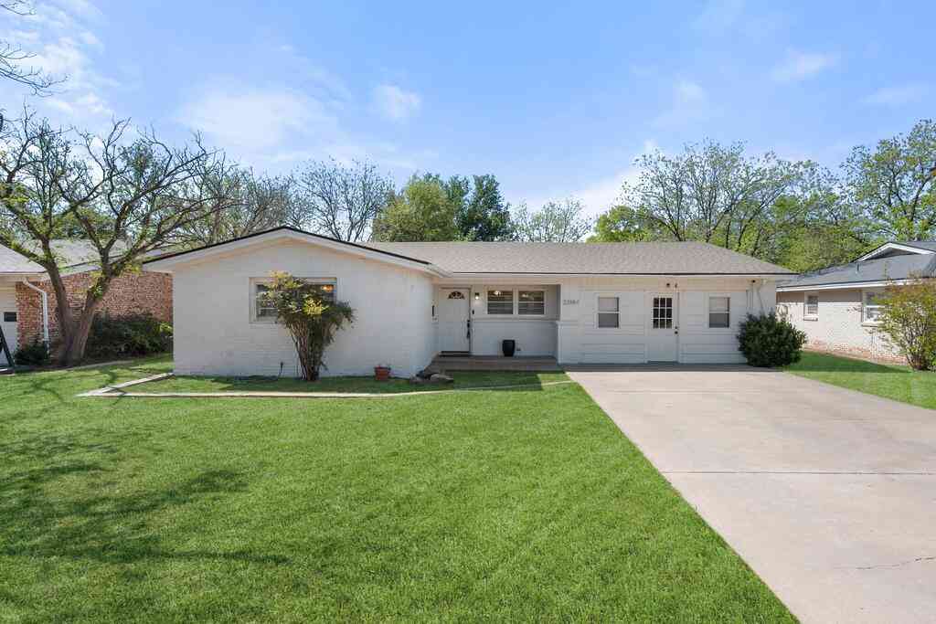 Homes For Sale - 2319 53rd St<br/> Lubbock, TX 79412