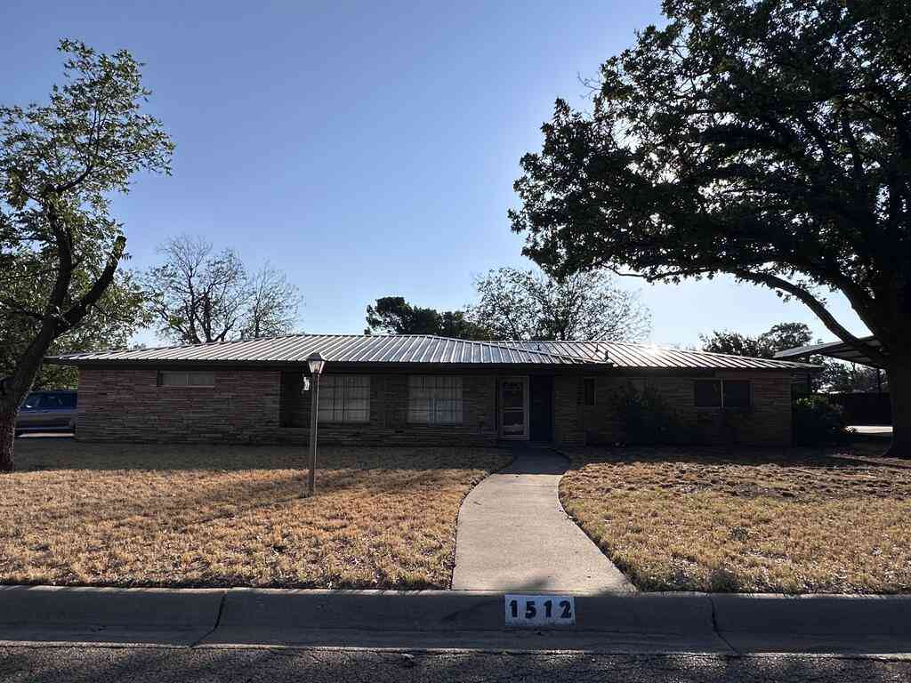 Homes For Sale - 1512 Crescent Dr<br/> Nolan County, Sweetwater, TX 79556