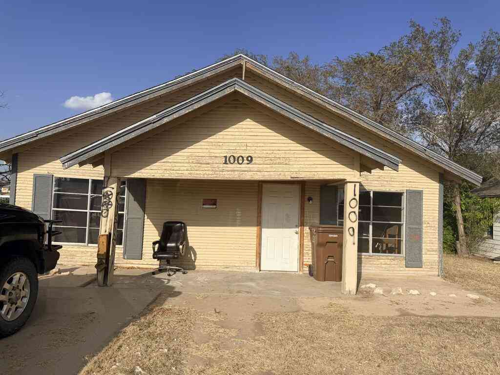 Homes For Sale - 1009&11 S Scurry St<br/> Howard County, Big Spring, TX 79720