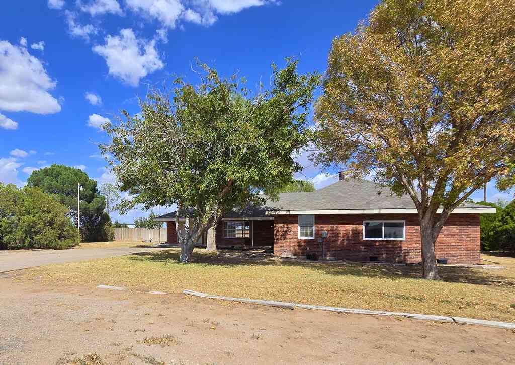 Homes For Sale - 2740 County Rd C2000<br/> Stanton, TX 79782