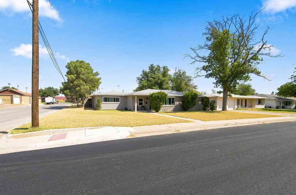 Homes For Rent - 1908 W Michigan Ave<br/> Midland, TX 79701