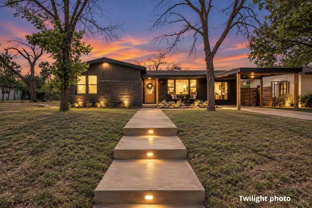 Homes For Sale - 1502 Pennsylvania Ave<br/> Big Spring, TX 79720