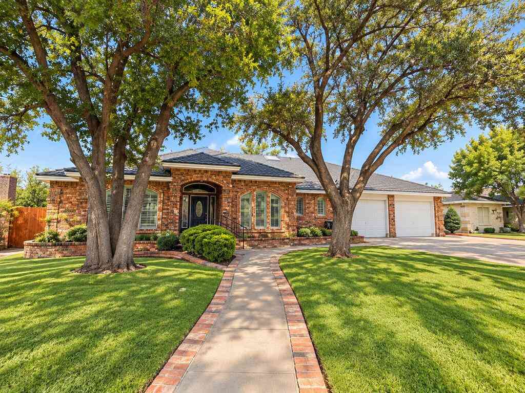 Homes For Sale - 2612 Crestline Ave<br/> Big Spring, TX 79720