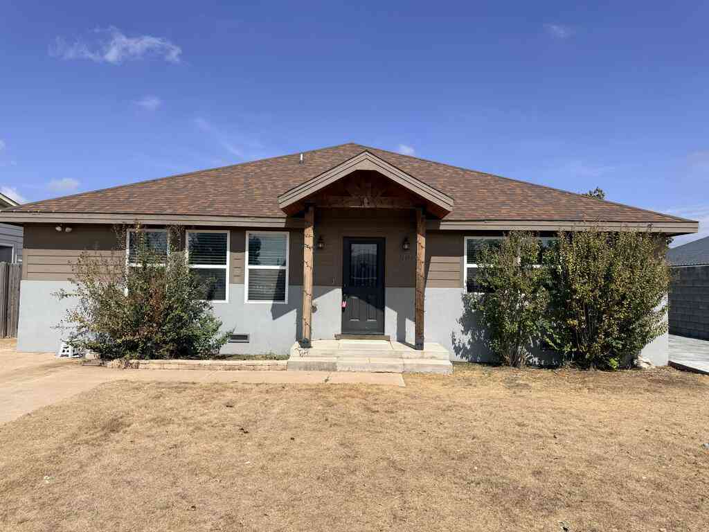 Homes For Rent - 109 E Oak Ave<br/> Midland, TX 79705