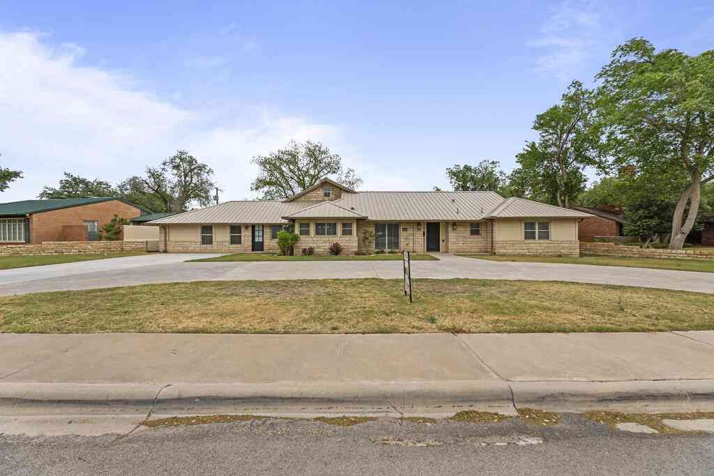 Homes For Rent - 1604 W Ohio Ave<br/> Midland, TX 79701