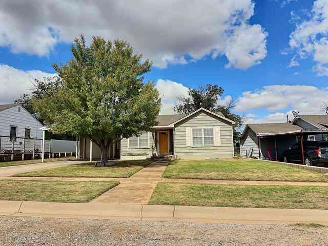 Homes For Sale - 1026 E 12th<br/> Mitchell County, Colorado City, TX 79512