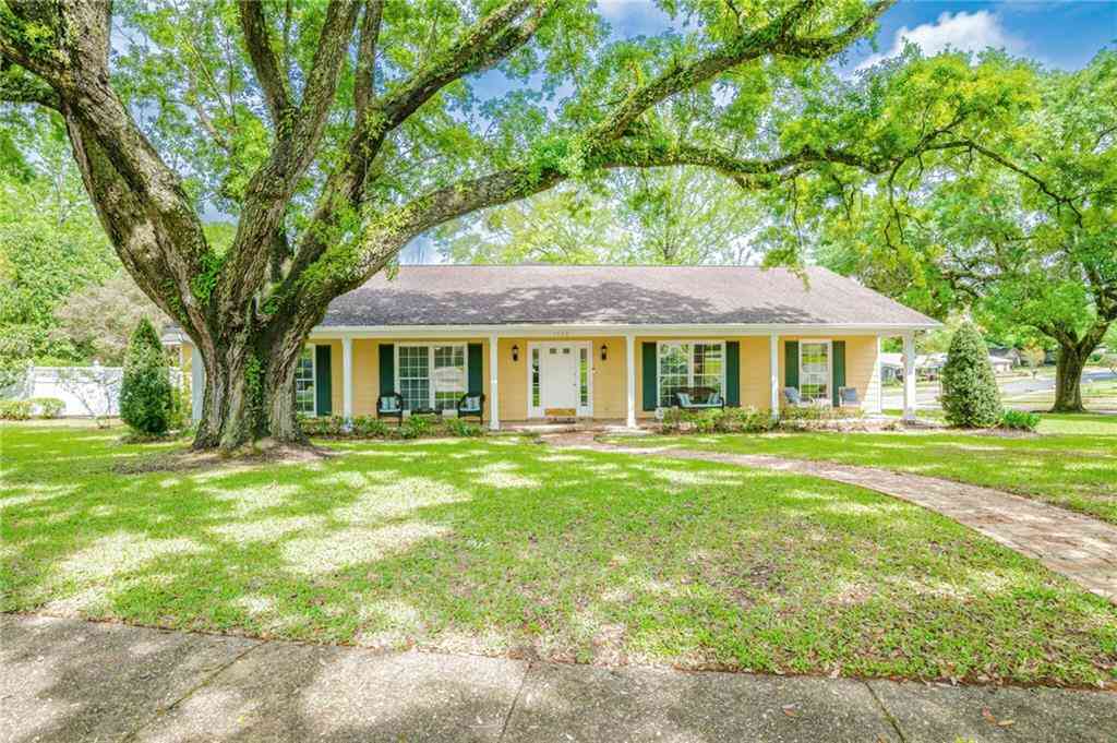 Homes For Sale - 1905 Twin Oaks Court<br/> Mobile, AL 36609