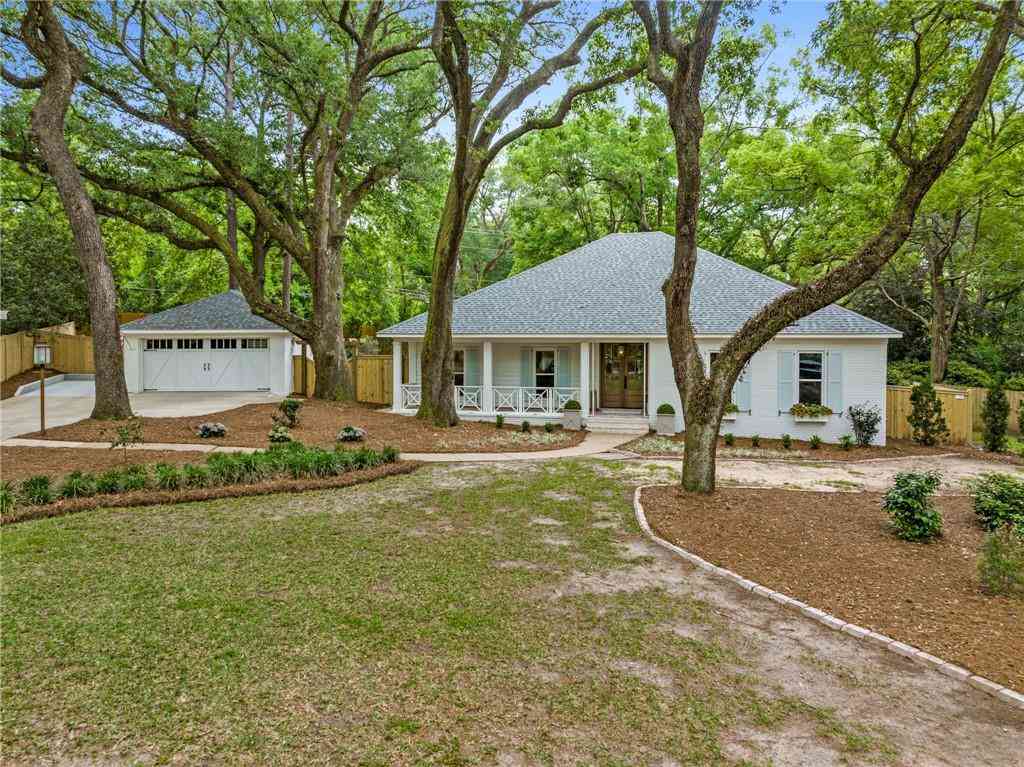 Homes For Sale - 726 Oak Bluff Drive<br/> Daphne, AL 36526