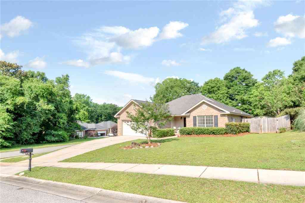 Homes For Sale - 2316 Summerglen Drive<br/> Mobile, AL 36695
