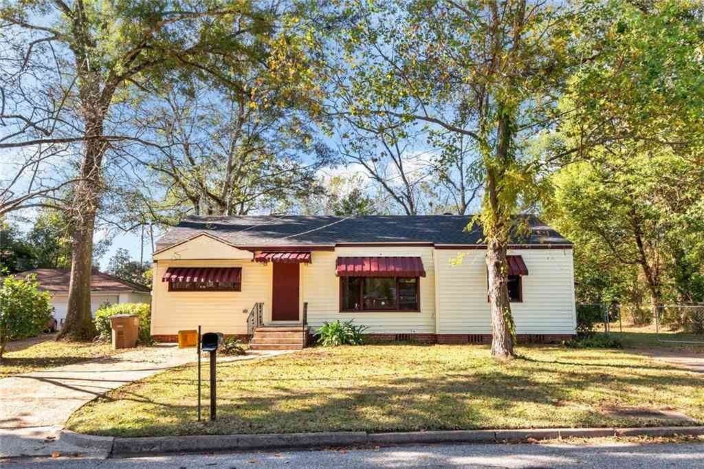 Homes For Sale - 5421 W Colonial Circle<br/> Mobile, AL 36618