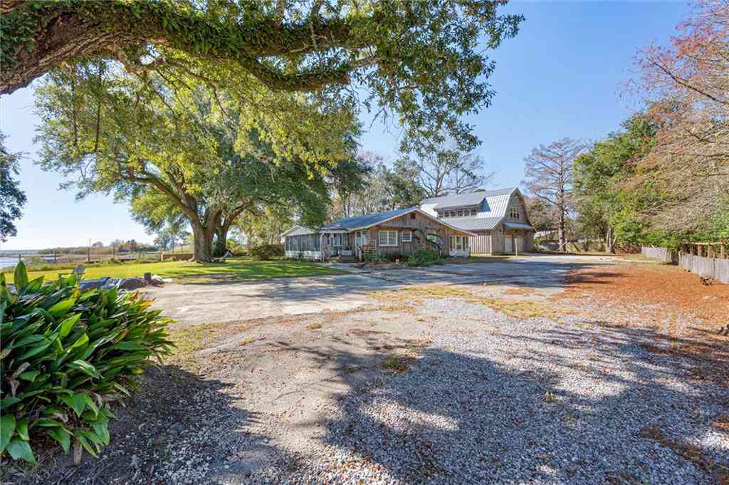 Homes For Sale - 4170 Bay Front Road<br/> Mobile, AL 36605