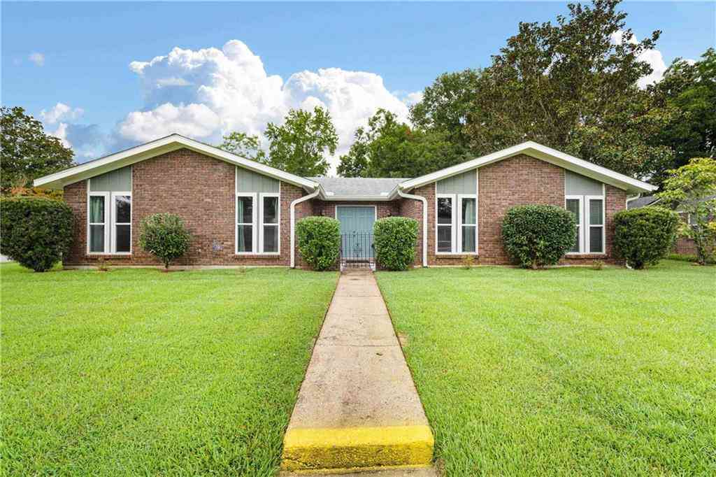 Homes For Sale - 2274 Christopher Drive<br/> Mobile, AL 36609